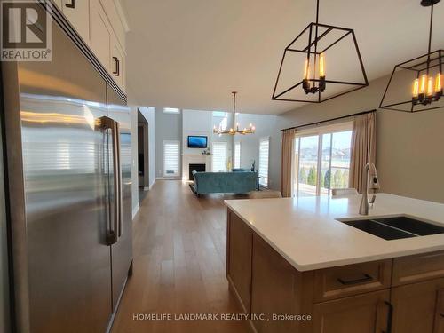 34 Forest Ridge Court, Welland, ON - Indoor Photo Showing Kitchen With Double Sink