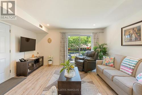 10 Victoria Street, South Glengarry, ON - Indoor Photo Showing Living Room