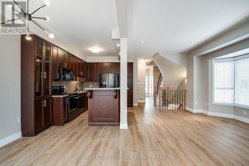 24 Marina Point Crescent, Hamilton, ON - Indoor Photo Showing Kitchen