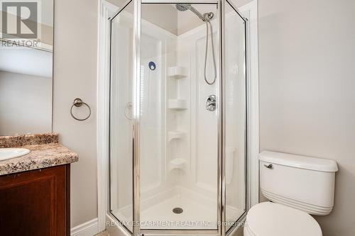 24 Marina Point Crescent, Hamilton, ON - Indoor Photo Showing Bathroom