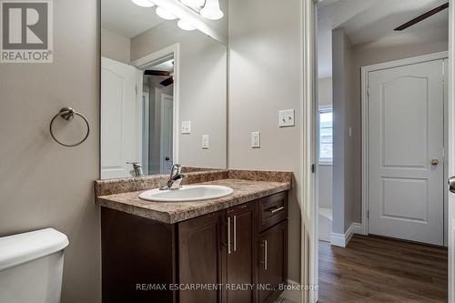 24 Marina Point Crescent, Hamilton, ON - Indoor Photo Showing Bathroom