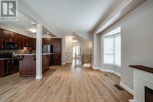 24 Marina Point Crescent, Hamilton, ON - Indoor Photo Showing Kitchen