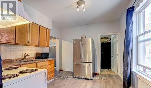 137 Elgin Street E, Oshawa, ON - Indoor Photo Showing Kitchen With Double Sink