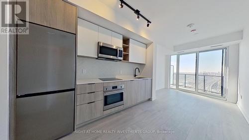 3211 - 36 Zorra Street, Toronto, ON - Indoor Photo Showing Kitchen