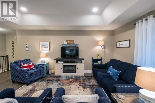 24 Liberty Crescent, Quinte West, ON - Indoor Photo Showing Living Room