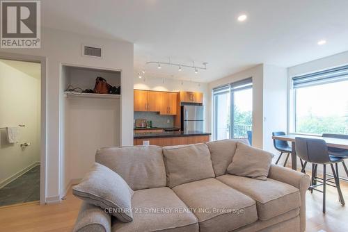 503 - 1014 Bank Street, Ottawa, ON - Indoor Photo Showing Living Room