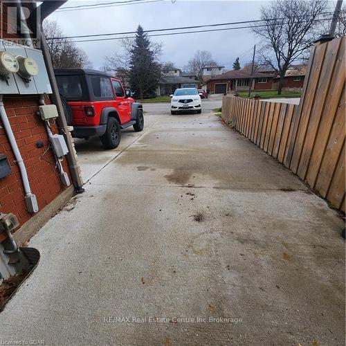 Bsmt - 338 Victoria Road N, Guelph (Waverley), ON - Outdoor