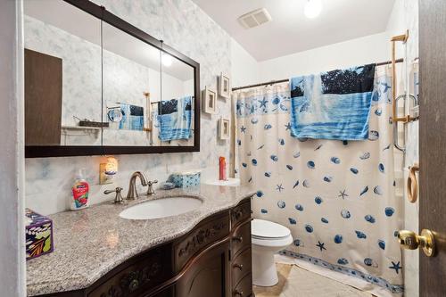 1611 Spartan Place, Kamloops, BC - Indoor Photo Showing Bathroom