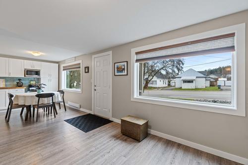 725 Stanley Avenue, Enderby, BC - Indoor