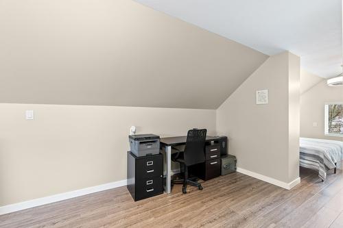 725 Stanley Avenue, Enderby, BC - Indoor Photo Showing Other Room