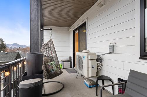 213-660 Cawston Avenue, Kelowna, BC - Outdoor With Exterior