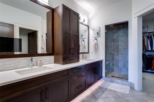 1594 Marina Way, West Kelowna, BC - Indoor Photo Showing Bathroom