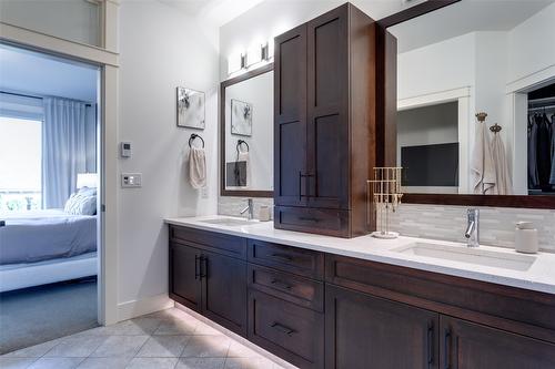 1594 Marina Way, West Kelowna, BC - Indoor Photo Showing Bathroom