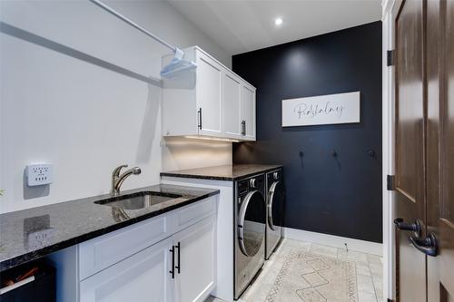 1594 Marina Way, West Kelowna, BC - Indoor Photo Showing Laundry Room