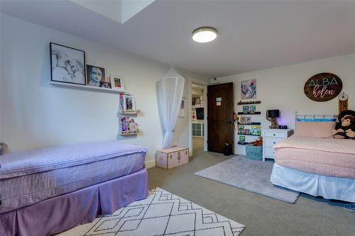 1594 Marina Way, West Kelowna, BC - Indoor Photo Showing Bedroom