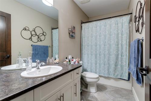 1594 Marina Way, West Kelowna, BC - Indoor Photo Showing Bathroom