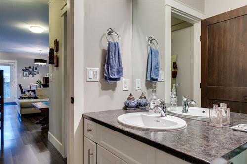 1594 Marina Way, West Kelowna, BC - Indoor Photo Showing Bathroom