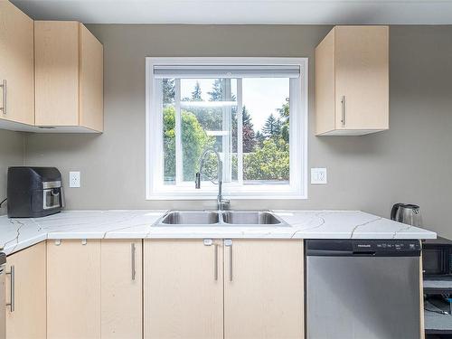 2941 Cuthbert Pl, Colwood, BC - Indoor Photo Showing Kitchen With Double Sink