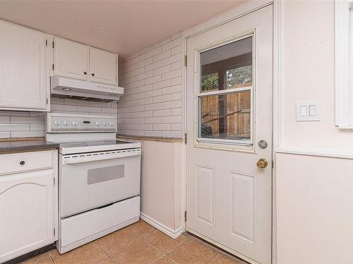 2941 Cuthbert Pl, Colwood, BC - Indoor Photo Showing Kitchen