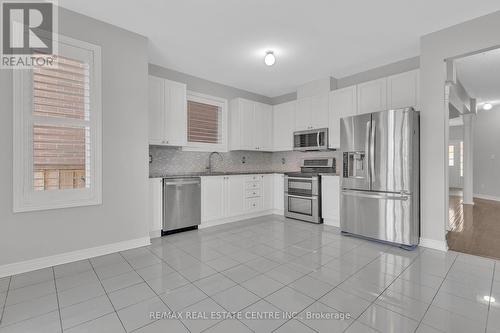 466 Cedric Terrace, Milton, ON - Indoor Photo Showing Kitchen