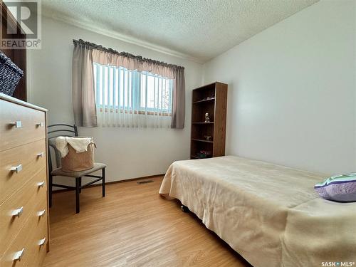 18 Waterloo Road, Yorkton, SK - Indoor Photo Showing Bedroom