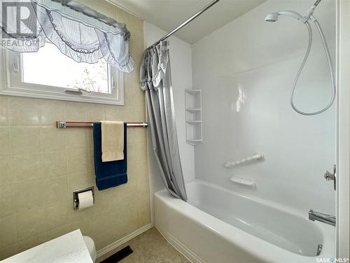 18 Waterloo Road, Yorkton, SK - Indoor Photo Showing Bathroom