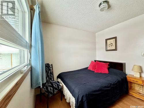 18 Waterloo Road, Yorkton, SK - Indoor Photo Showing Bedroom