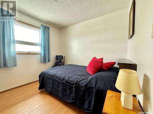 18 Waterloo Road, Yorkton, SK - Indoor Photo Showing Bedroom