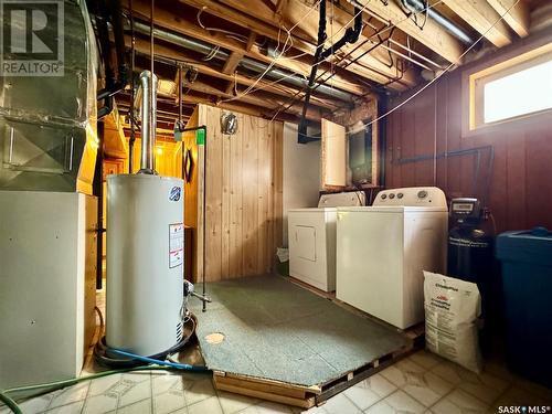 18 Waterloo Road, Yorkton, SK - Indoor Photo Showing Laundry Room