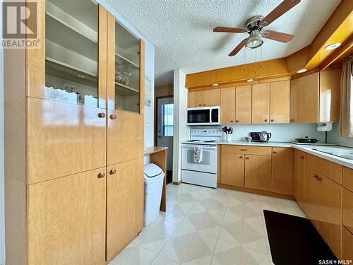 18 Waterloo Road, Yorkton, SK - Indoor Photo Showing Kitchen