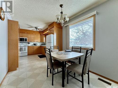 18 Waterloo Road, Yorkton, SK - Indoor Photo Showing Dining Room