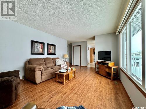 18 Waterloo Road, Yorkton, SK - Indoor Photo Showing Living Room