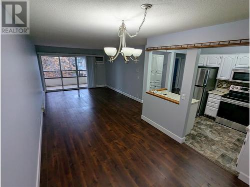 1610 Gordon Drive Unit# 206, Kelowna, BC - Indoor Photo Showing Other Room