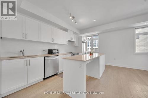 230 - 1062 Douglas Mccurdy Common N, Mississauga, ON - Indoor Photo Showing Kitchen