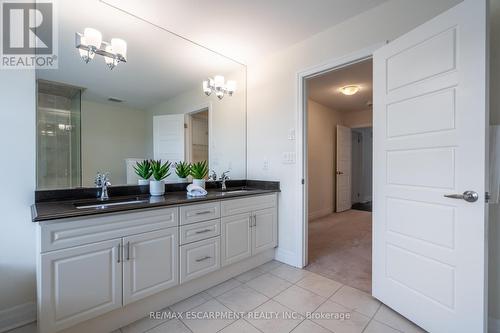 31 Forest Ridge Avenue, Hamilton, ON - Indoor Photo Showing Bathroom