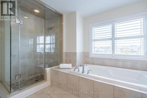 31 Forest Ridge Avenue, Hamilton, ON - Indoor Photo Showing Bathroom