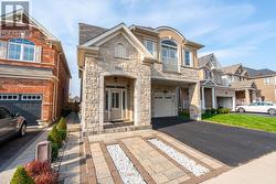 31 FOREST RIDGE AVENUE  Hamilton, ON L8B 1V5