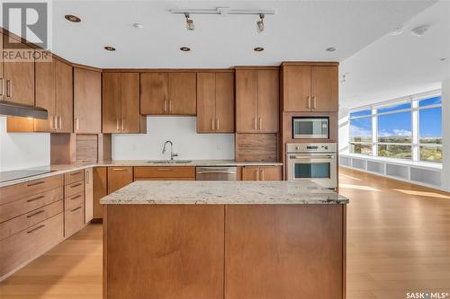 802 2300 Broad Street, Regina, SK - Indoor Photo Showing Kitchen