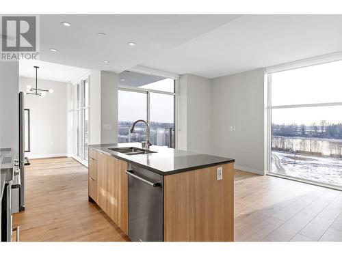 2X09 3430 E Kent Avenue South Street, Vancouver, BC - Indoor Photo Showing Kitchen With Double Sink With Upgraded Kitchen