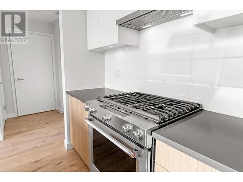 2X09 3430 E Kent Avenue South Street, Vancouver, BC - Indoor Photo Showing Kitchen With Upgraded Kitchen