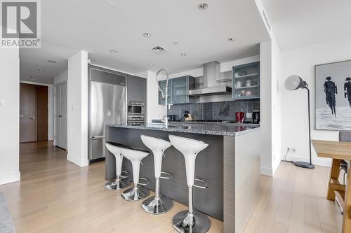 4X06 1111 Alberni Street, Vancouver, BC - Indoor Photo Showing Kitchen