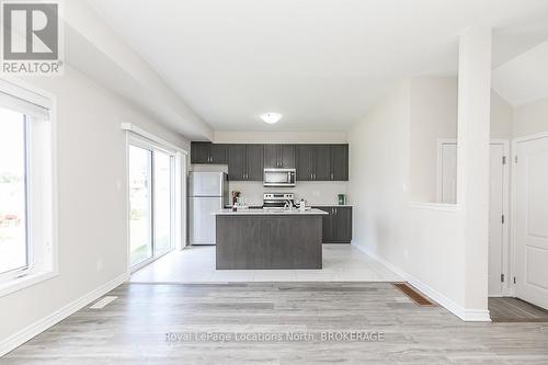 7 Sandhill Crane Drive, Wasaga Beach, ON - Indoor Photo Showing Kitchen