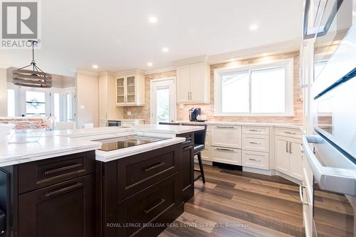 516 Mayzel Road, Burlington, ON - Indoor Photo Showing Kitchen With Upgraded Kitchen