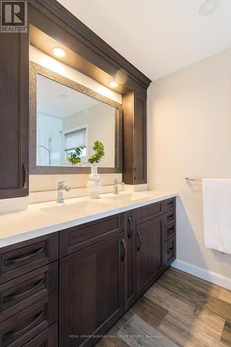 516 Mayzel Road, Burlington, ON - Indoor Photo Showing Bathroom