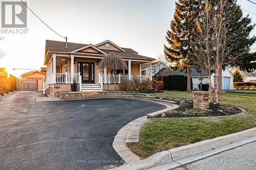 516 Mayzel Road, Burlington, ON - Outdoor With Deck Patio Veranda With Facade