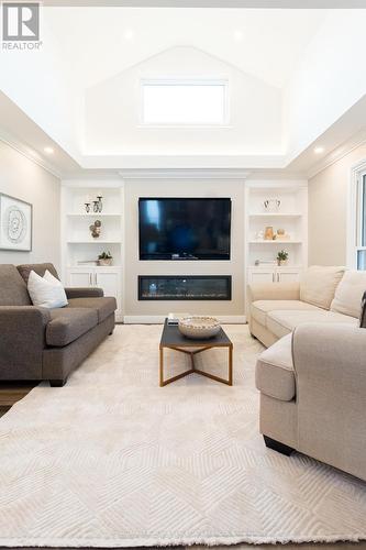 516 Mayzel Road, Burlington, ON - Indoor Photo Showing Living Room