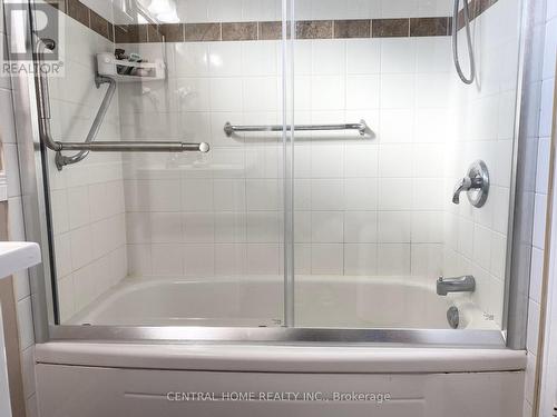 2690 Constable Road, Mississauga, ON - Indoor Photo Showing Bathroom