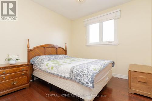 2690 Constable Road, Mississauga, ON - Indoor Photo Showing Bedroom