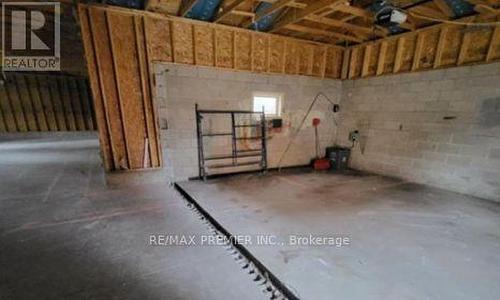 151 Geneva Street, St. Catharines, ON - Indoor Photo Showing Garage