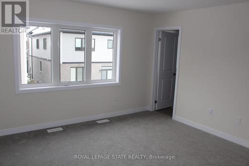 15 Lavender Road, Thorold, ON - Indoor Photo Showing Other Room